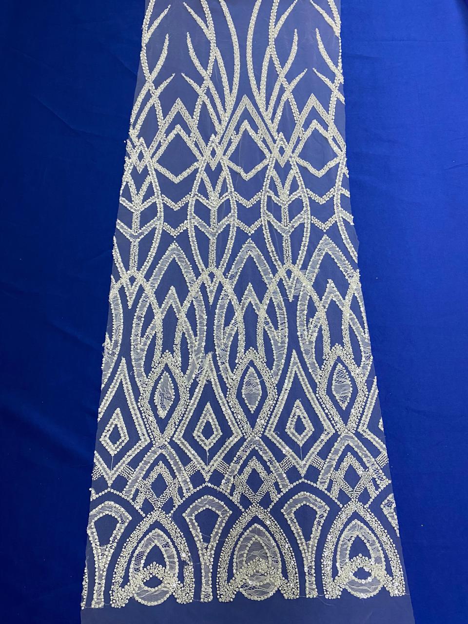 BORDADO COM PEDRARIA BC0662882A