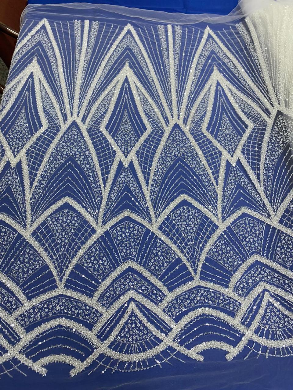 BORDADO COM PEDRARIA F24Y-2512