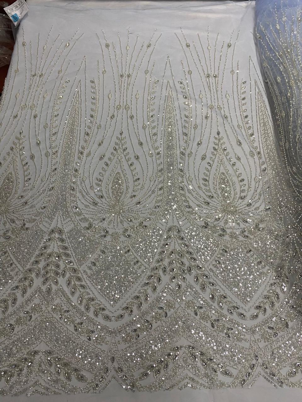 BORDADO COM PEDRARIA F25Y-285-B