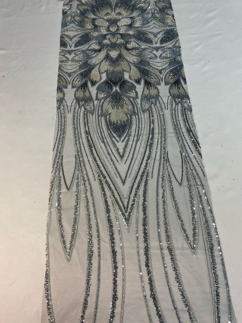 BORDADO COM PEDRARIA HT-70523